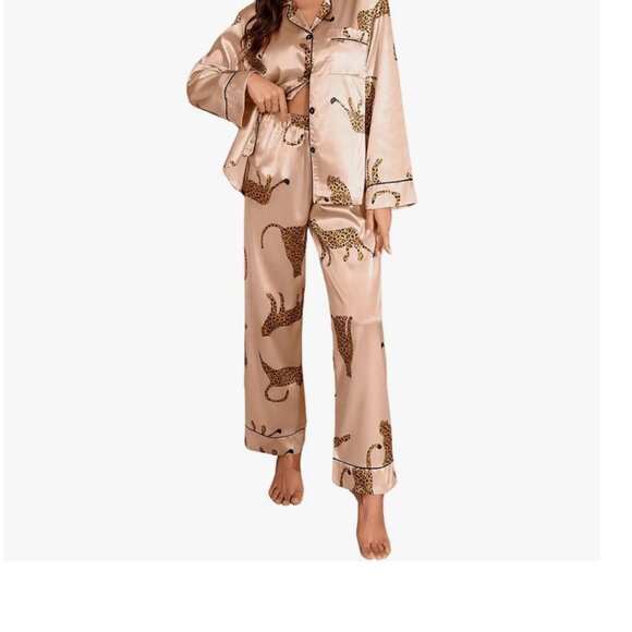 Women's Leopard Print Silk Satin Pajama Set - Picture 5 of 6